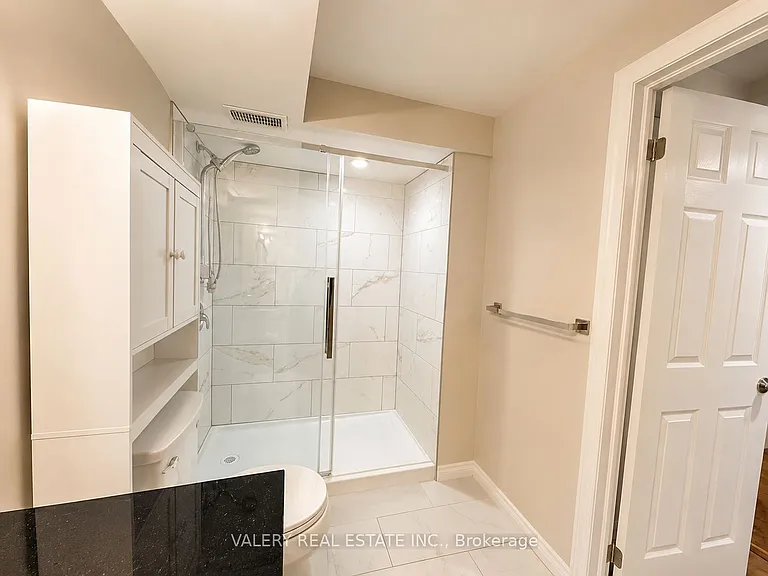 1141 Beaver Valley Cres #1 — Photo 18