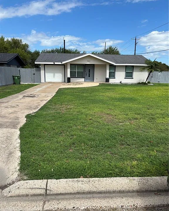 500 E De Soto Ave