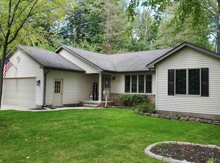 42 Pack St, Croswell, MI 48422