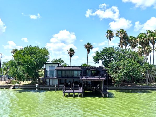 8822 Lago Vista Dr