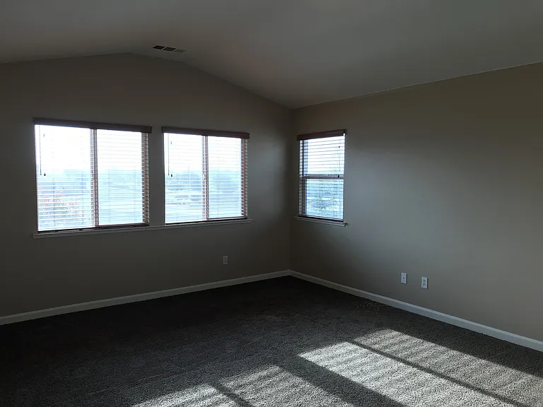 1235 Bluegrass Ct — Photo 27