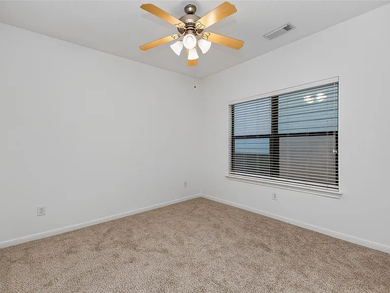 2304 Jackson St — Photo 16