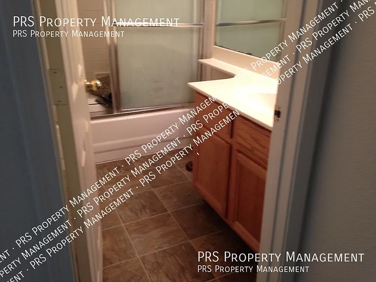 818 W Silver Creek Rd — Photo 34