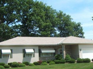 6985 Ravenswood Dr, Parma, OH 44129