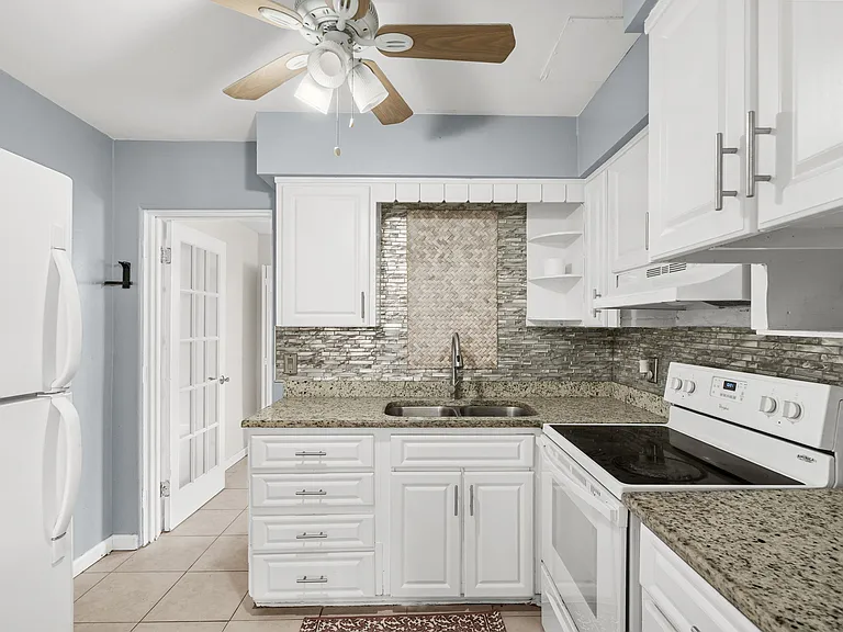 522 Florida Ave — Photo 10