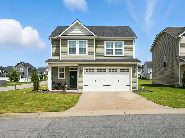 696 Crestdale Dr, Clayton, NC 27520