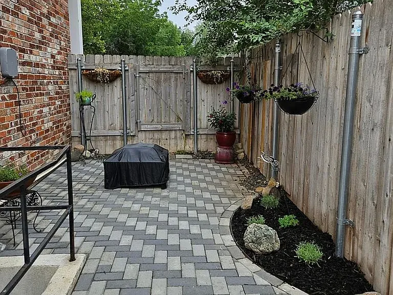 3906 W Albion St — Photo 23