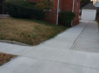 131-32 230th St, Springfield Gardens, NY 11413