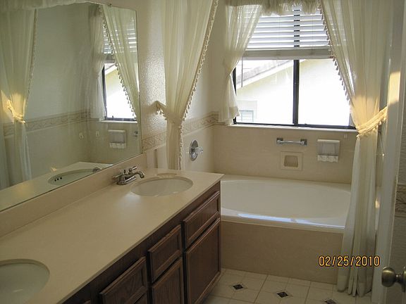 2nd image of 427 Smoky Cir