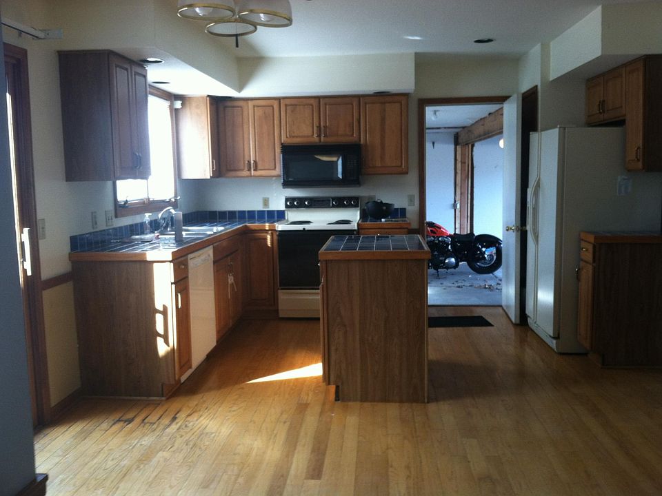 1st image of 577 Ballybay Ct W
