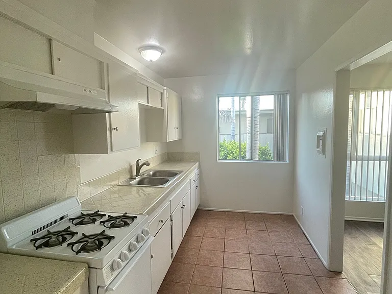 4217 Carlin Ave. — Photo 1