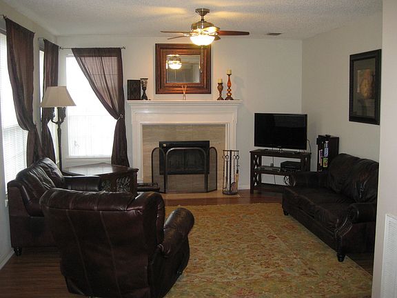 2nd image of 1383 Clear Creek Dr