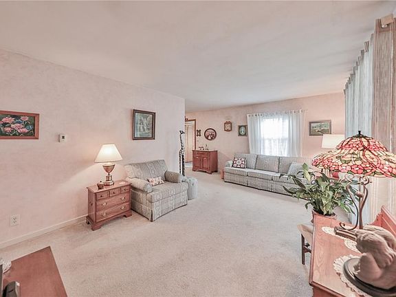 5th image of 2883 W South St