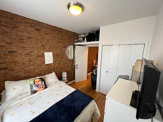Rented by PRISTINE PROPERTY SOLUTIONS LLC | media 8