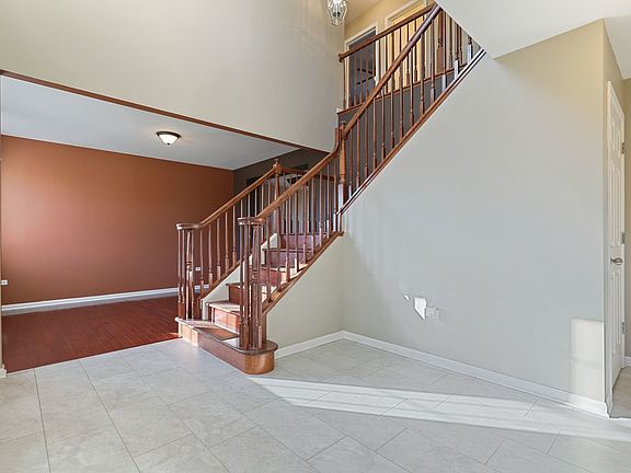 2nd image of 805 Wildflower Dr