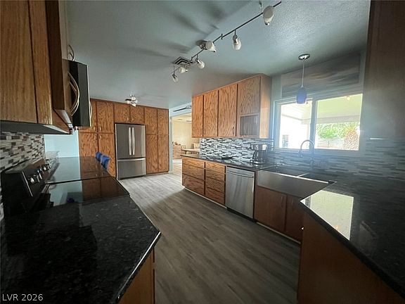 5th image of 4937 Eugene Ave