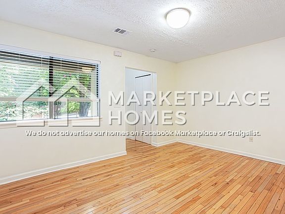 5th image of 18 Country Place Ct