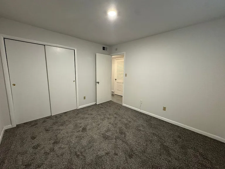 Library Place Apartments — Photo 60