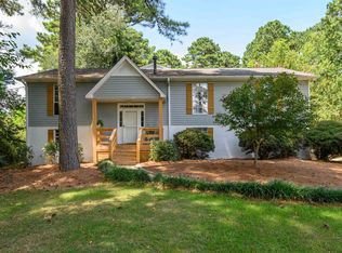 1397 Golden Forest Dr, Bessemer, AL 35022