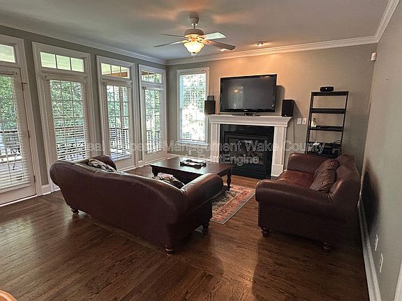 4th image of 108 Crystlewood Ct