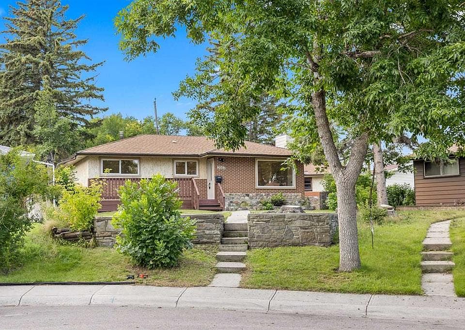1st image of 2007 E Cottonwood Cres SE