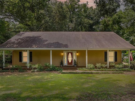 2nd image of 204 Bayou Ave E