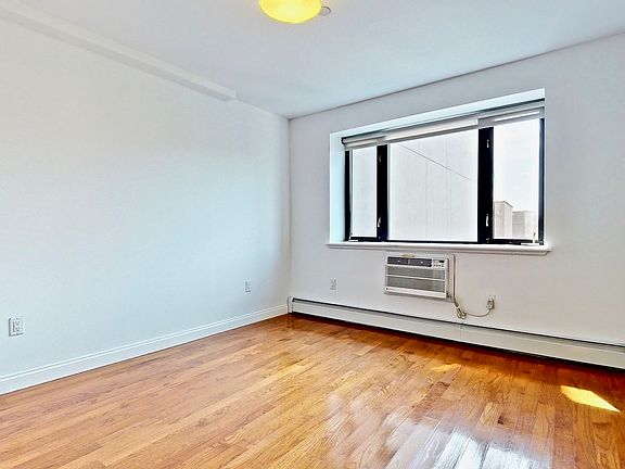 5th image of 456 W 167th St APT 6A