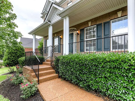 2nd image of 1526 Towne Park Ln