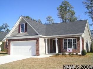 112 Lakeside Green Dr, New Bern, NC 28560