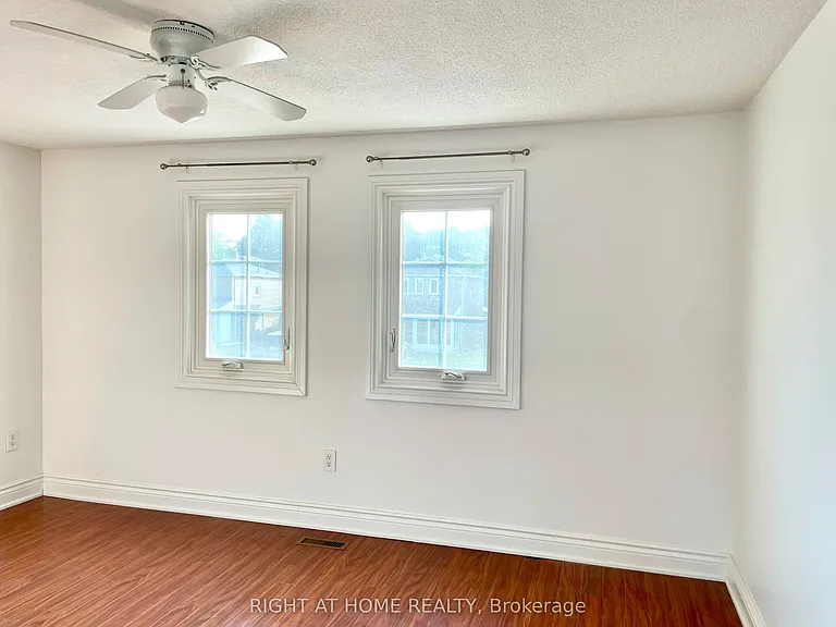 121 Radford Dr — Photo 10