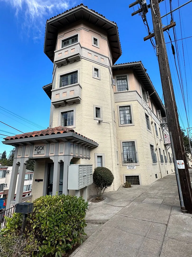 Lantz Building 02 - 2501 Ivy Dr — Photo 1