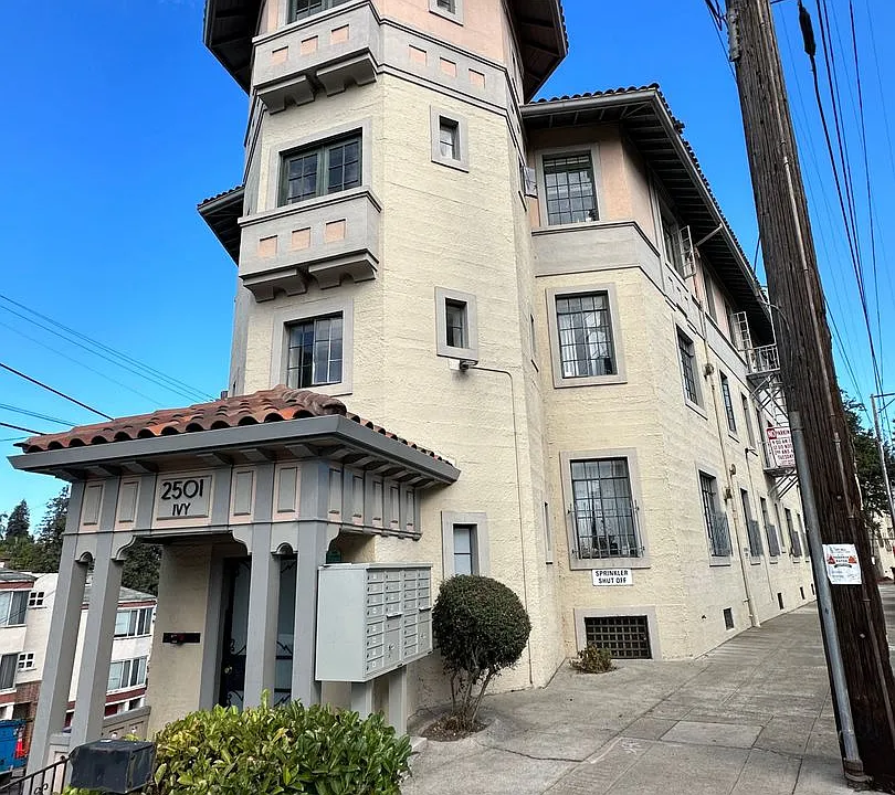 Lantz Building 02 - 2501 Ivy Dr