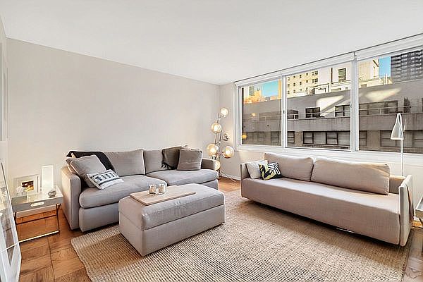 1st image of 333 E 45th St APT 11E