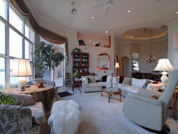 2nd image of 201 Vintage Bay Dr #Penthouse 32