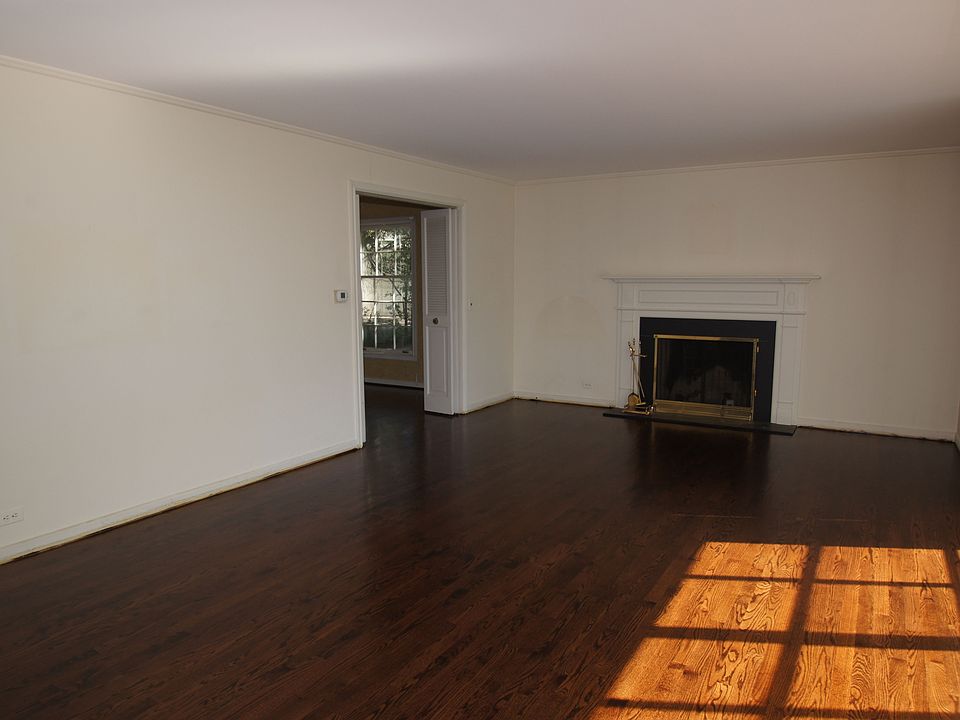 1st image of 1150 Oak Knoll Dr