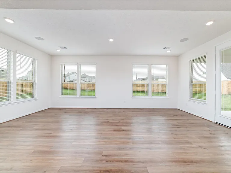 7731 Coral Key Dr — Photo 17