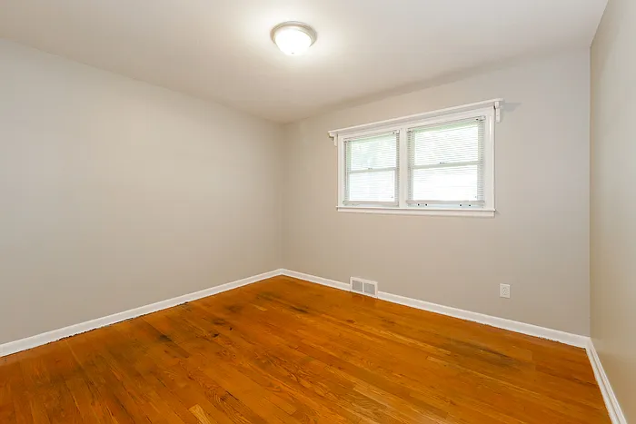 10504 Eastern Ave — Photo 6