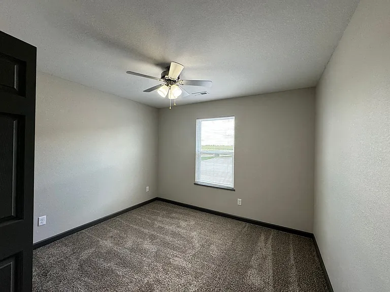 Longview Meadows - Montgomery City MO — Photo 25