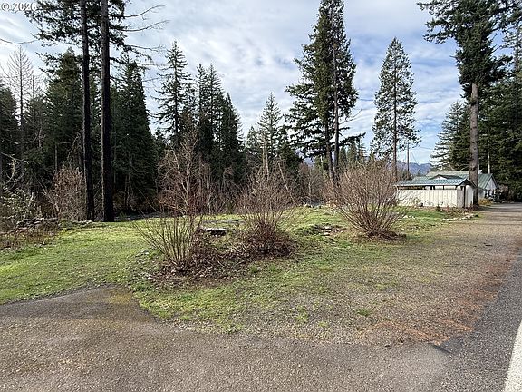 3rd image of 54480 McKenzie River Dr