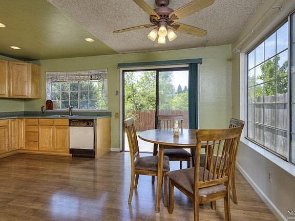 3rd image of 8503 Loretto Ave