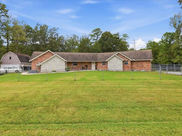 2341 Huey Dr, Orange, TX 77632