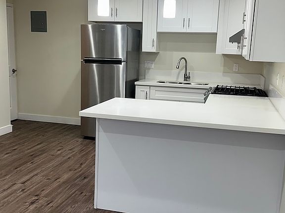 3rd image of 262 E Park Ave #A