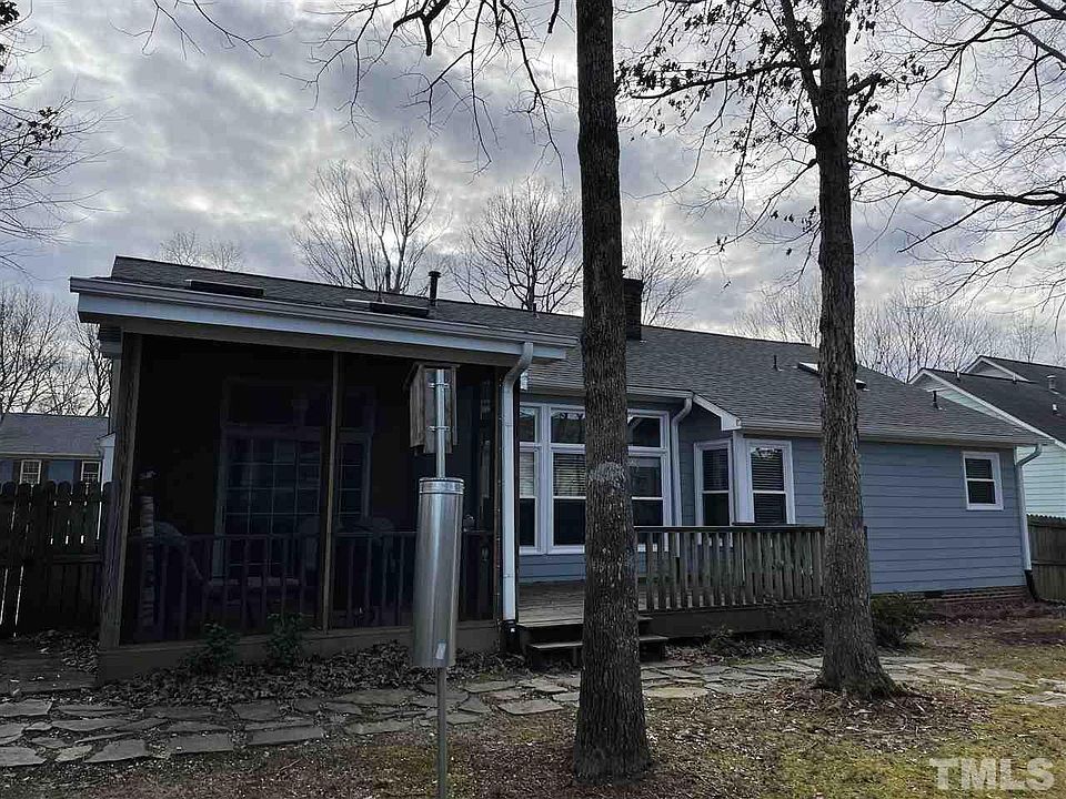 2nd image of 106 W Dutton Ct