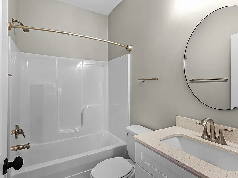 60 Village Dr #B — Photo 7