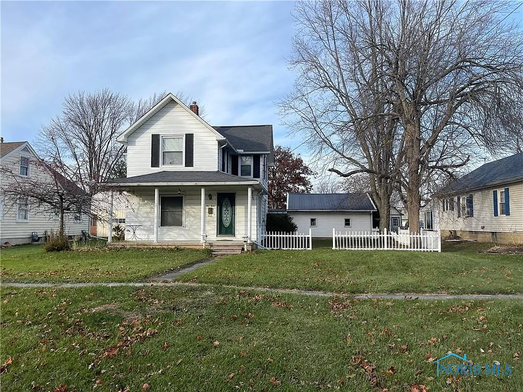 112 W Washington St photo 1