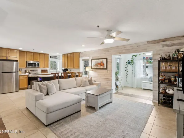 210 11TH Avenue N #208, Jacksonville Beach, FL 32250