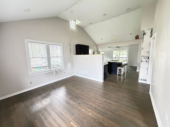 2nd image of 1402 5th Ave