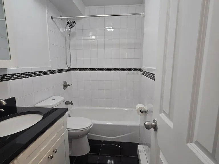 31-28 29th St #1E — Photo 10