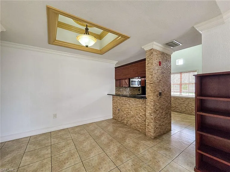 3407 Winkler Ave #304 — Photo 3