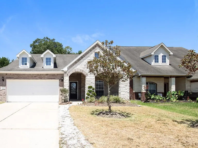 21620 Hackamore Ct — Photo 1